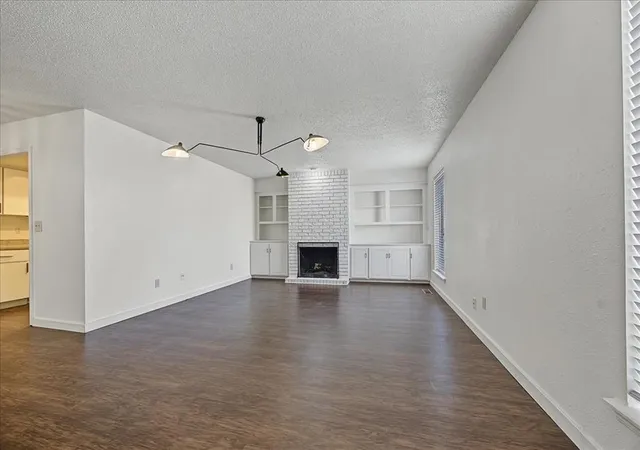Listing Photo 4 - Condo for sale in building located at 4717 NW 72nd St, Oklahoma City, OK 73132