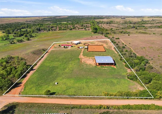 Photo 4 of Single family home for sale at 9159 N 1750 Road, Cheyenne, OK 73628 | MLS# 1253247 | Listing updated on 2026-10-15