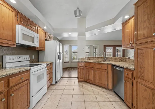 Photo 3 of Sale Pending at 7013 Nw 100th Street, Oklahoma City, OK 73162 | MLS# 1253255 | Listing updated on 2026-10-13