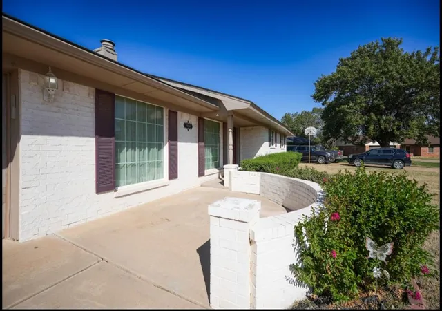 Photo 3 of Sale Pending at 3601 W Prairie Dr, Altus, OK 73522 | MLS# 1253269 | Listing updated on 2026-10-13