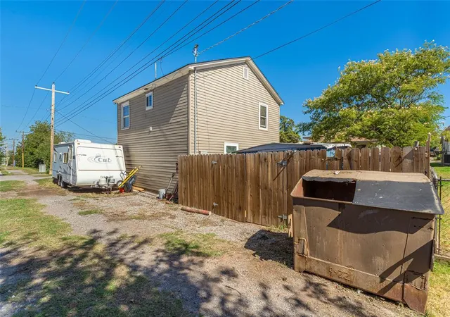 Photo 23 of Single family home for sale at 810 Prairie Chief Ave, Clinton, OK 73601 | MLS# 1253270 | Listing updated on 2026-10-14