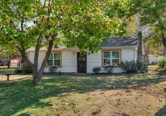 Photo 2 of Sale Pending at 10900 NE 18th Street, Oklahoma City, OK 73141 | MLS# 1253288 | Listing updated on 2026-10-19