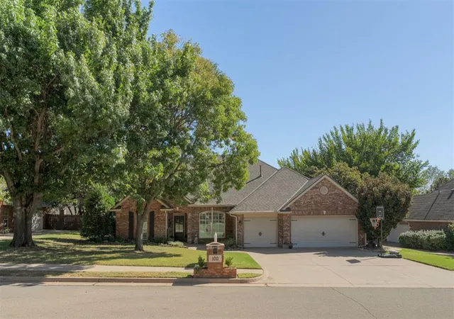 Photo 1 of Sale Pending at 100 N Crosstimber Trl, Edmond, OK 73034 | MLS# 1253291 | Listing updated on 2026-10-18