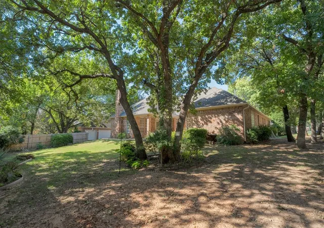 Photo 2 of Sale Pending at 100 N Crosstimber Trl, Edmond, OK 73034 | MLS# 1253291 | Listing updated on 2026-10-18