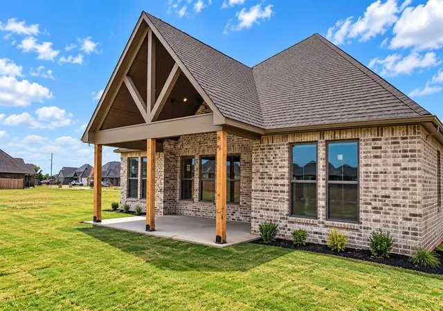 Photo 2 of Single family home for sale at 709 Manzano Dr, Norman, OK 73071 | MLS# 1253297 | Listing updated on 2026-10-12