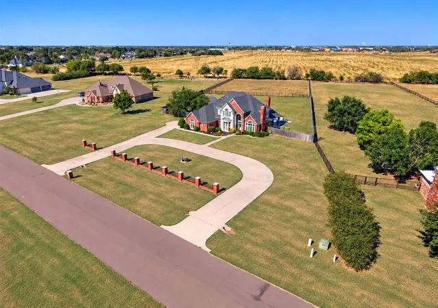 Photo 2 of Single family home for sale at 3401 Crystal Spring Dr, Norman, OK 73072 | MLS# 1253303 | Listing updated on 2026-10-19