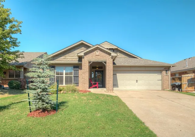 Single family home for sale at 915 Eaglerock Ln, Norman, OK 73069 | MLS# 1253343 | Listing updated on 2026-10-13