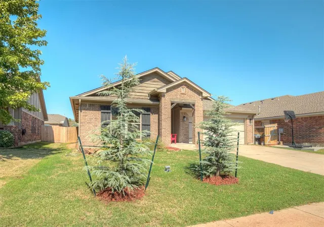 Photo 1 of Single family home for sale at 915 Eaglerock Ln, Norman, OK 73069 | MLS# 1253343 | Listing updated on 2026-10-13