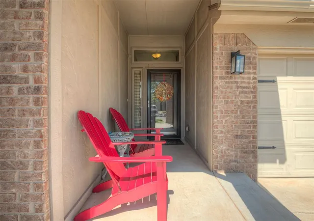 Photo 4 of Single family home for sale at 915 Eaglerock Ln, Norman, OK 73069 | MLS# 1253343 | Listing updated on 2026-10-13