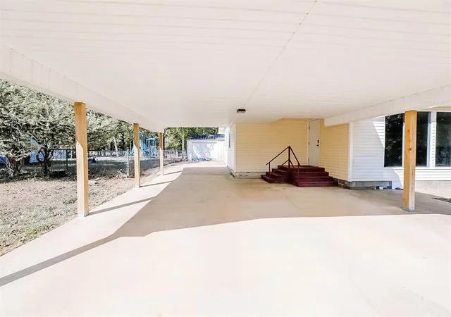 Photo 4 of Single family home for sale at 507 E Memorial St, Broken Bow, OK 74728 | MLS# 1253360 | Listing updated on 2026-10-30
