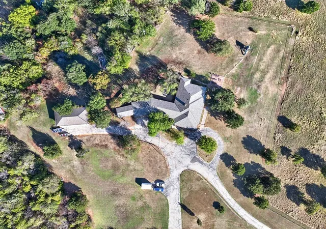 Single family home for sale at 3101 E Hefner Rd, Oklahoma City, OK 73131 | MLS# 1253364