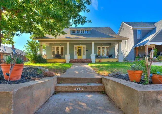 Photo 1 of Single family home for sale at 717 E Warner Ave, Guthrie, OK 73044 | MLS# 1253401 | Listing updated on 2026-10-15