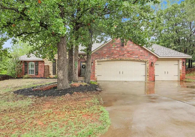 Photo 1 of Single family home for sale at 3855 Rock Dove Landing, Edmond, OK 73034 | MLS# 1253402 | Listing updated on 2026-10-20