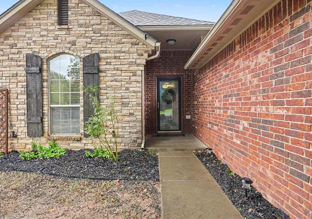 Photo 3 of Single family home for sale at 3855 Rock Dove Landing, Edmond, OK 73034 | MLS# 1253402 | Listing updated on 2026-10-20