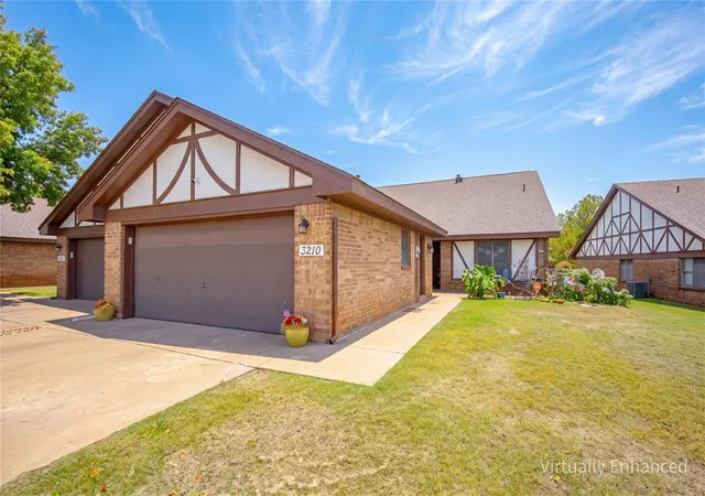 Photo 2 of Condo for sale at 3210 Pondridge Rd, Chickasha, OK 73018 | MLS# 1253406 | Listing updated on 2026-10-16