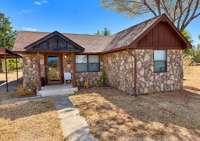 Photo 1 of Single family home for sale at 319 Division St, Hydro, OK 73048 | MLS# 1253411 | Listing updated on 2026-10-14
