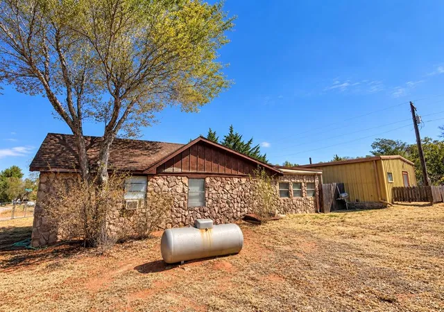 Photo 2 of Single family home for sale at 319 Division St, Hydro, OK 73048 | MLS# 1253411 | Listing updated on 2026-10-14