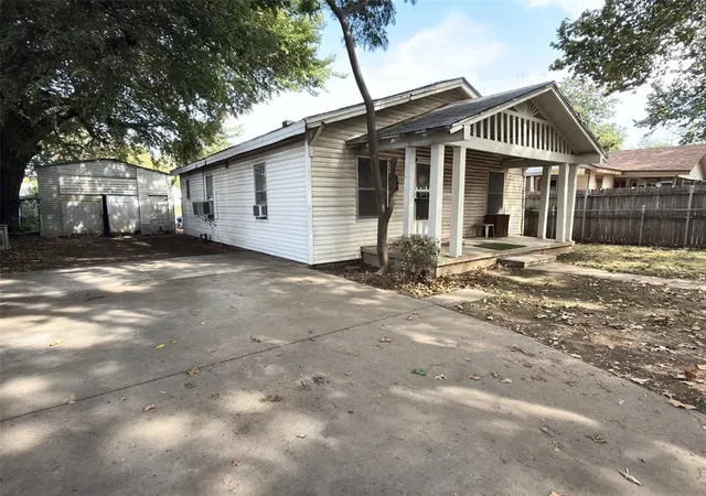 Photo 2 of Sale Pending at 113 Se 40th Street, Oklahoma City, OK 73129 | MLS# 1253414 | Listing updated on 2026-10-16