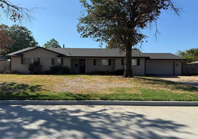 Single family home for sale at 6909 S Country Clb Dr, Oklahoma City, OK 73159 | MLS# 1253415