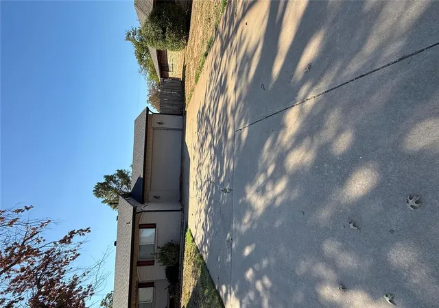 Photo 2 of Single family home for sale at 6909 S Country Clb Dr, Oklahoma City, OK 73159 | MLS# 1253415 | Listing updated on 2026-10-20