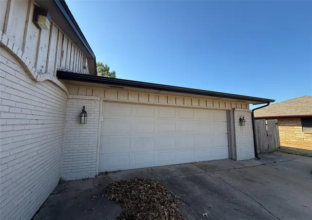 Photo 3 of Single family home for sale at 6909 S Country Clb Dr, Oklahoma City, OK 73159 | MLS# 1253415 | Listing updated on 2026-10-20