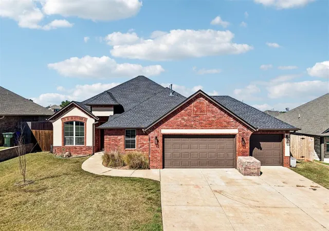 Photo 1 of Single family home for sale at 1916 Inglenook Dr, Norman, OK 73071 | MLS# 1253417 | Listing updated on 2026-10-14