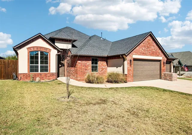 Photo 3 of Single family home for sale at 1916 Inglenook Dr, Norman, OK 73071 | MLS# 1253417 | Listing updated on 2026-10-14