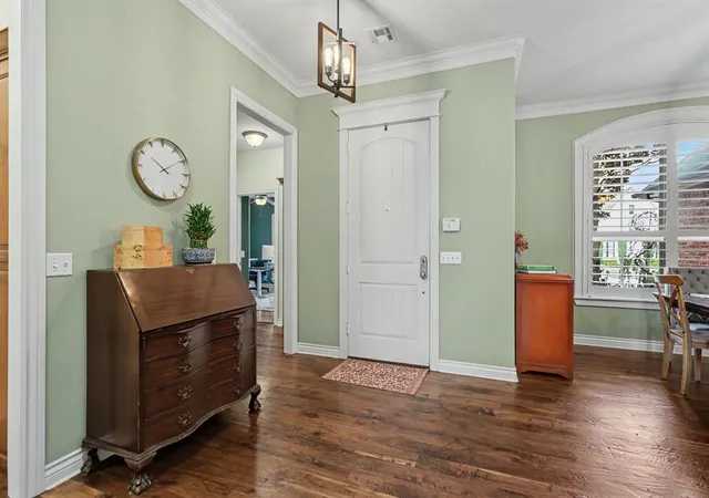 Photo 3 of Single family home for sale at 909 Corbett Dr, Norman, OK 73072 | MLS# 1253418 | Listing updated on 2026-10-23