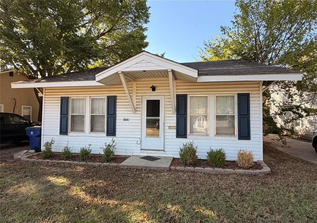Photo 2 of Single family home for sale at 810 W Spruce Ave, Duncan, OK 73533 | MLS# 1253422 | Listing updated on 2026-10-15