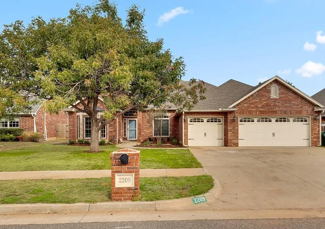 Single family home for sale at 2209 NW 182nd Street, Edmond, OK 73012 | MLS# 1253433