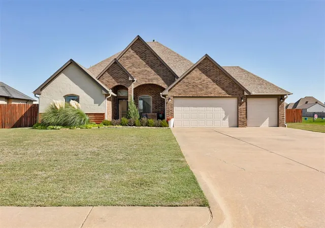 Photo 2 of Single family home for sale at 628 Stephany Dr, Piedmont, OK 73078 | MLS# 1253437 | Listing updated on 2026-10-20