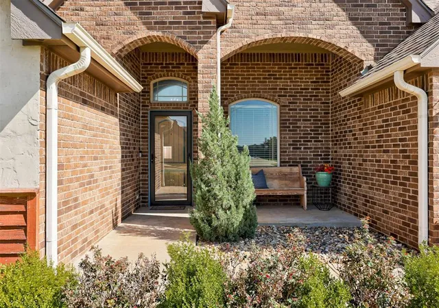 Photo 3 of Single family home for sale at 628 Stephany Dr, Piedmont, OK 73078 | MLS# 1253437 | Listing updated on 2026-10-20