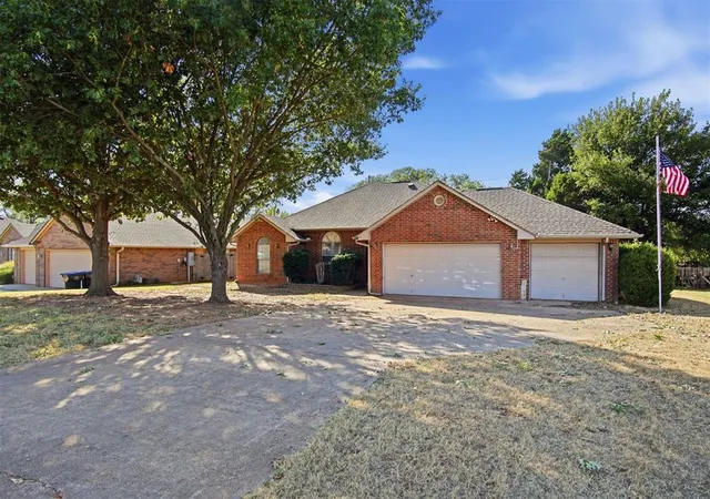 Photo 1 of Single family home for sale at 720 Parkwoods Dr, Noble, OK 73068 | MLS# 1253455 | Listing updated on 2026-10-16
