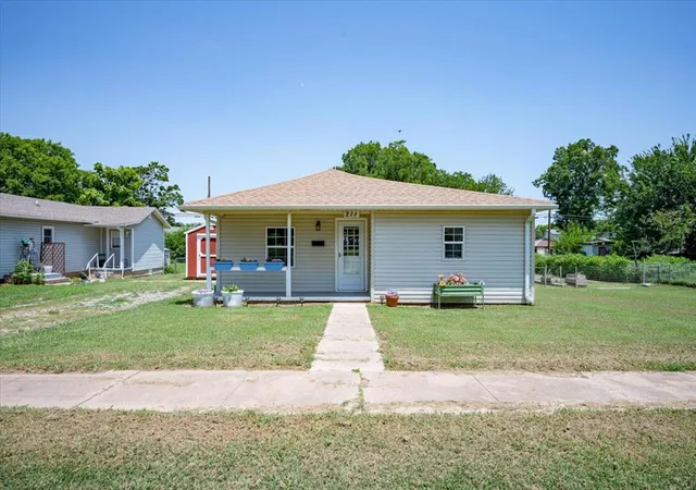 Photo 3 of Single family home for sale at 211 E 2nd Street, Stroud, OK 74079 | MLS# 1253478 | Listing updated on 2026-10-15