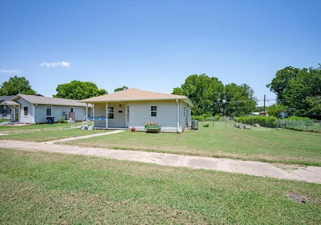 Photo 3 of Single family home for sale at 211 E 2nd Street, Stroud, OK 74079 | MLS# 1253478 | Listing updated on 2026-10-15