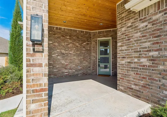 Photo 3 of Single family home for sale at 15108 Fountain Crk Ln, Edmond, OK 73013 | MLS# 1253479 | Listing updated on 2026-10-16