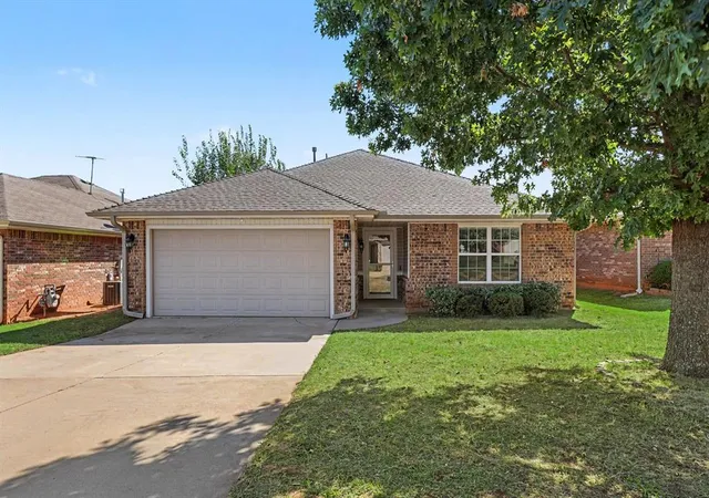 Photo 1 of Single family home for sale at 824 Crown Hts Ln, Purcell, OK 73080 | MLS# 1253494 | Listing updated on 2026-10-14