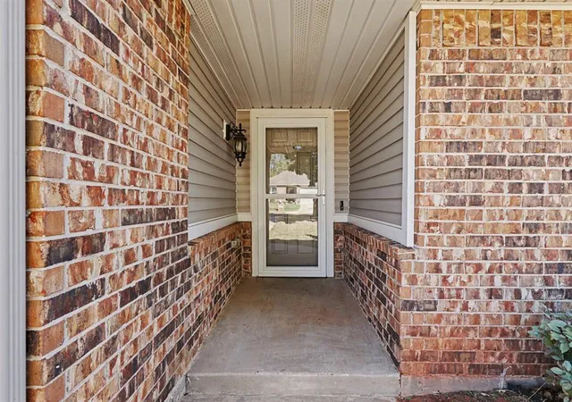 Photo 3 of Single family home for sale at 824 Crown Hts Ln, Purcell, OK 73080 | MLS# 1253494 | Listing updated on 2026-10-14