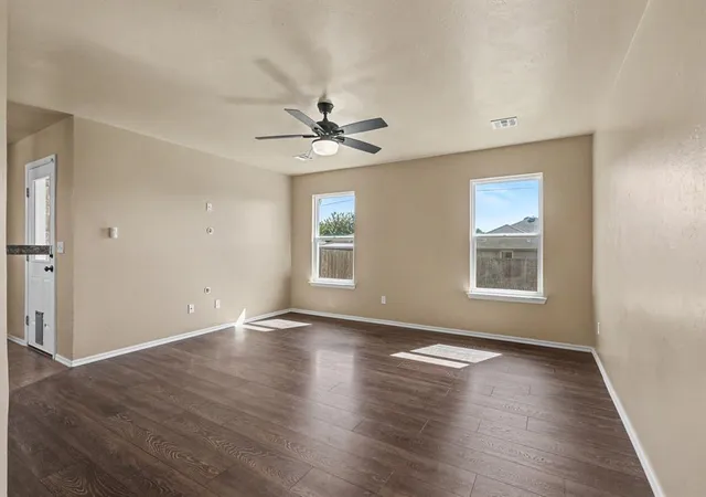 Photo 4 of Single family home for sale at 824 Crown Hts Ln, Purcell, OK 73080 | MLS# 1253494 | Listing updated on 2026-10-14