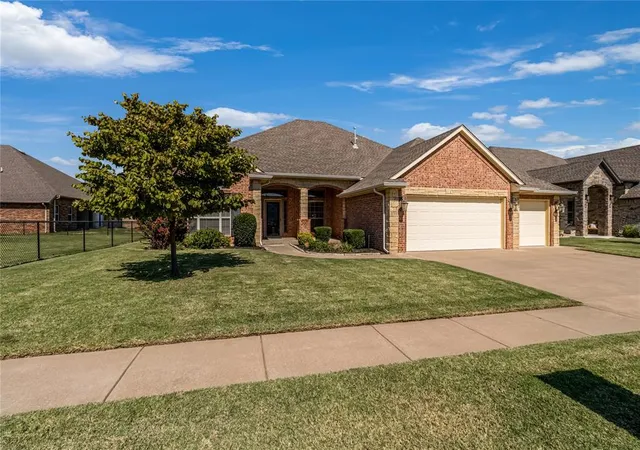 Photo 3 of Single family home for sale at 8721 Nw 72nd Court, Warr Acres, OK 73132 | MLS# 1253501 | Listing updated on 2026-10-13