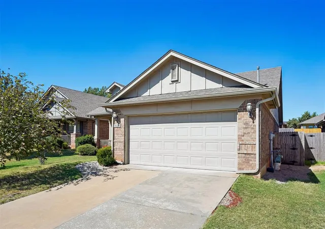 Photo 2 of Single family home for sale at 1023 Eaglerock Ln, Norman, OK 73069 | MLS# 1253535 | Listing updated on 2026-10-20