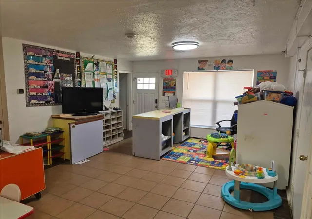Photo 2 of Single family home for sale at 617 Nw 88th Street, Oklahoma City, OK 73114 | MLS# 1253538 | Listing updated on 2026-10-14