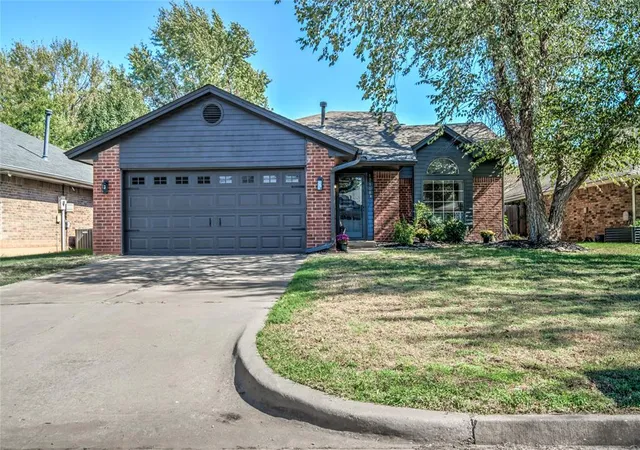 Single family home for sale at 17108 Sunny Holw Rd, Edmond, OK 73012 | MLS# 1253565