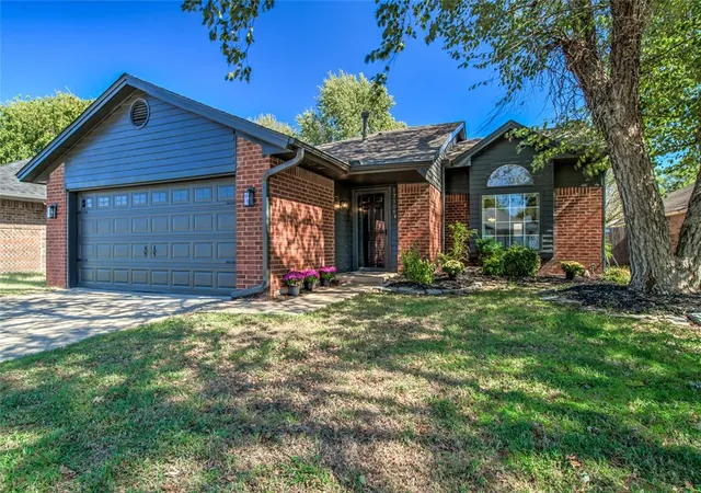 Photo 1 of Single family home for sale at 17108 Sunny Holw Rd, Edmond, OK 73012 | MLS# 1253565 | Listing updated on 2026-10-15
