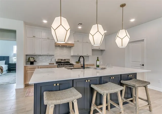 Photo 2 of Single family home for sale at 7717 Woods Edge Way, Yukon, OK 73099 | MLS# 1253569 | Listing updated on 2026-10-14