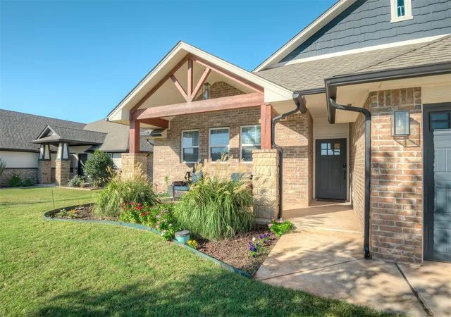 Photo 4 of Single family home for sale at 2205 Northfork Dr, Moore, OK 73160 | MLS# 1253577 | Listing updated on 2026-10-16