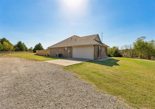 Photo 2 of Single family home for sale at 1941 County Rd 1212, Tuttle, OK 73089 | MLS# 1253596 | Listing updated on 2026-10-14