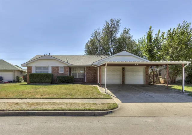 Single family home for sale at 712 W Silver Meadow Dr, Oklahoma City, OK 73110 | MLS# 1253604