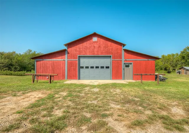 Photo 3 of Single family home for sale at 377056 E 1040 Road, Okemah, OK 74859 | MLS# 1253606 | Listing updated on 2026-10-14