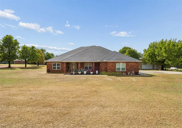 Photo 1 of Single family home for sale at 726 Meadow Lark Ln, Blanchard, OK 73010 | MLS# 1253629 | Listing updated on 2026-10-16